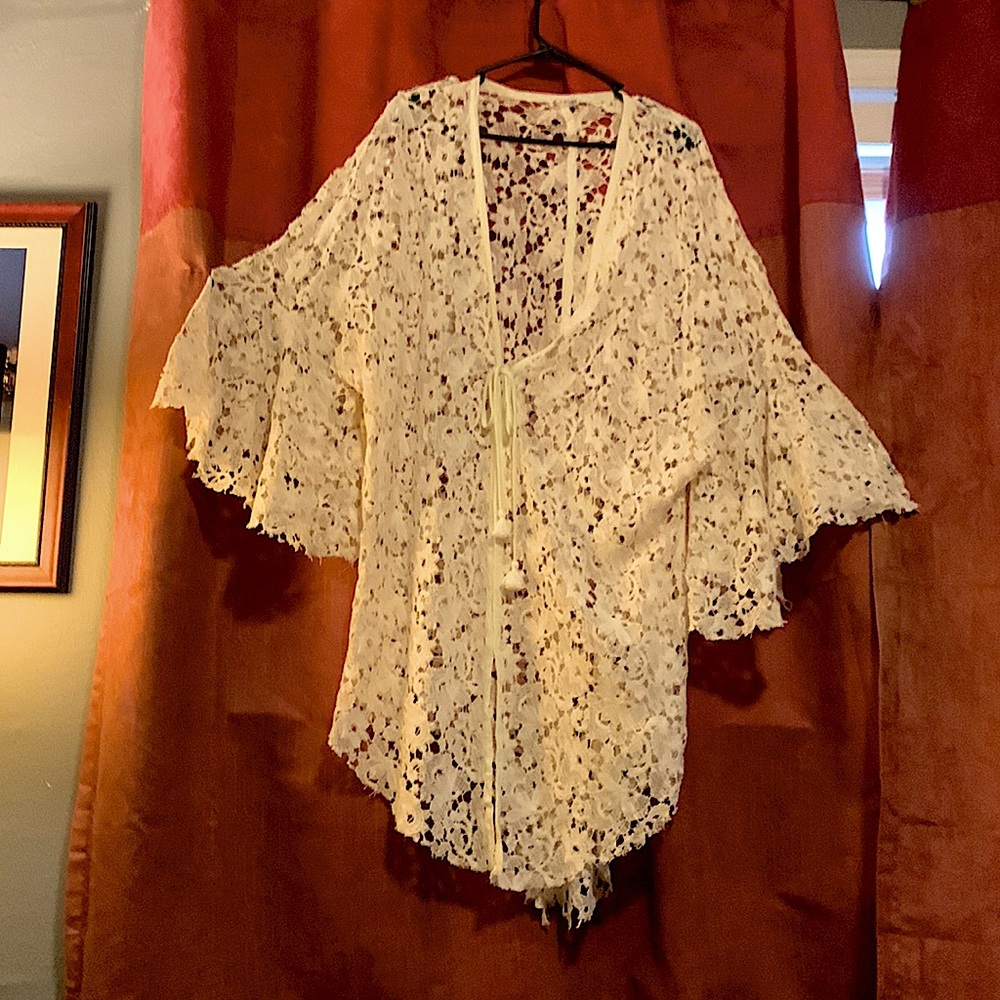 Free people, white lace cover, Fits All